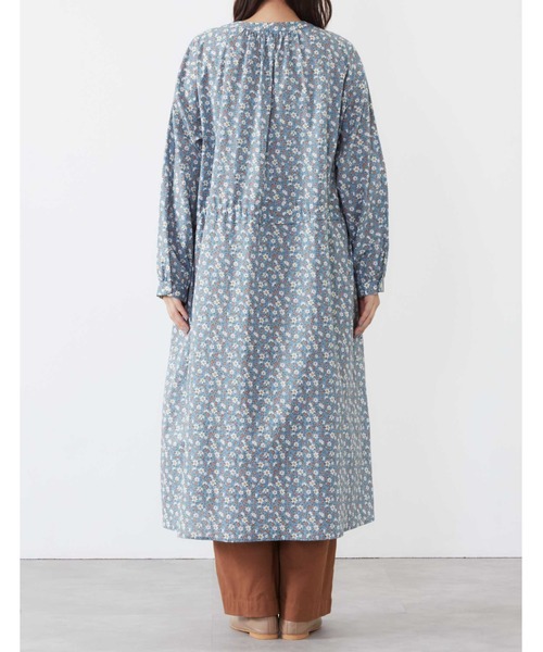 POU DOU DOU(プードゥドゥ)の「フラワープリントウエストドロストワンピース(ワンピース・レディース・ネイビー/ブルー・3)」の16枚目の写真