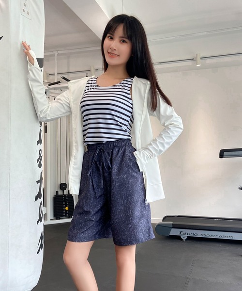 Angel Luna（エンジェルルナ）の「【2色 6点セット】大人カジュアルなスポーツウェア5点セットマスク1枚付き! 2020新作（ラッシュガード・レディース・ホワイト・LL/M/L）」の2枚目の写真