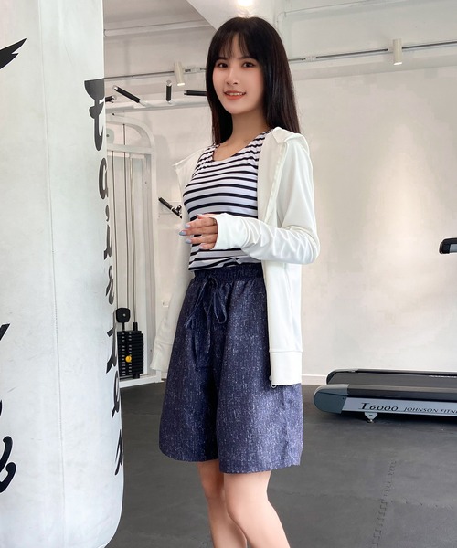 Angel Luna（エンジェルルナ）の「【2色 6点セット】大人カジュアルなスポーツウェア5点セットマスク1枚付き! 2020新作（ラッシュガード・レディース・ホワイト・LL/M/L）」の4枚目の写真