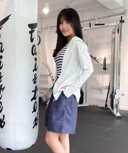 Angel Luna（エンジェルルナ）の「【2色 6点セット】大人カジュアルなスポーツウェア5点セットマスク1枚付き! 2020新作（ラッシュガード・レディース・ホワイト・LL/M/L）」の5枚目の写真