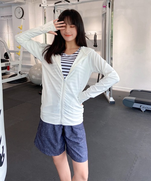 Angel Luna（エンジェルルナ）の「【2色 6点セット】大人カジュアルなスポーツウェア5点セットマスク1枚付き! 2020新作（ラッシュガード・レディース・ホワイト・LL/M/L）」の8枚目の写真