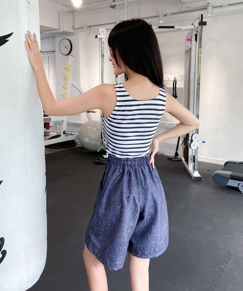 Angel Luna（エンジェルルナ）の「【2色 6点セット】大人カジュアルなスポーツウェア5点セットマスク1枚付き! 2020新作（ラッシュガード・レディース・ホワイト・LL/M/L）」の11枚目の写真