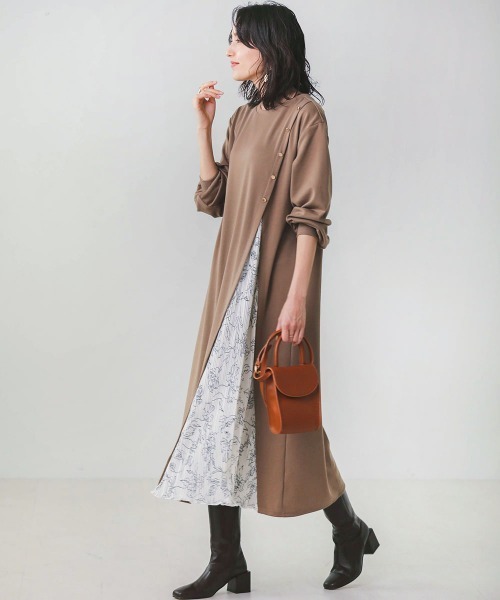 Bou Jeloud（ブージュルード）の「サイドスリットボタン付き長袖ワンピース（ワンピース・レディース・チャコールグレー/ブラック/グリーン/A/B/C/D・38/TALL）」の5枚目の写真