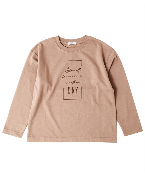 S&H（エスアンドエイチ）の「天竺・ドロップショルダープリント長袖Tシャツ（Tシャツ/カットソー・キッズ・オートミール/ブルー/ブラウン/オフホワイト/ダークグリーン/ベージュ/カーキ/グレー/グリーン/キャメル/ホワイト/サックスブルー/キナリ/パープル/アイボリー/チャコールグレー/インディゴブルー/レッド/ワインレッド/ネイビー・100cm/110cm/120cm/130cm/140cm/150cm）」の4枚目の写真