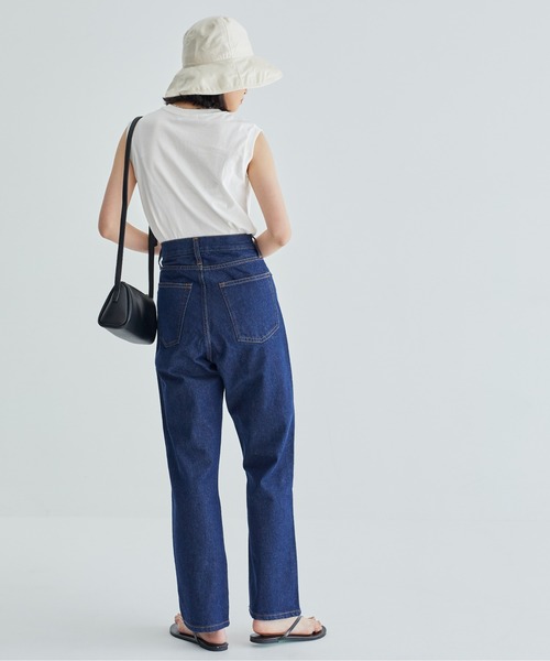 ANGIE（アンジー）の「ハイウエストストレートデニムパンツ【スタイリスト知念美加子さん×ANGIE 別注】（デニムパンツ・レディース・インディゴブルー/ダークインディゴブルー・SMALL/MEDIUM/LARGE）」の7枚目の写真