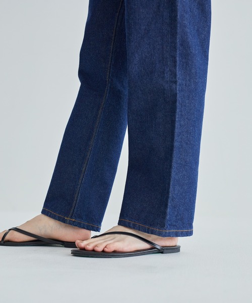 ANGIE（アンジー）の「ハイウエストストレートデニムパンツ【スタイリスト知念美加子さん×ANGIE 別注】（デニムパンツ・レディース・インディゴブルー/ダークインディゴブルー・SMALL/MEDIUM/LARGE）」の13枚目の写真