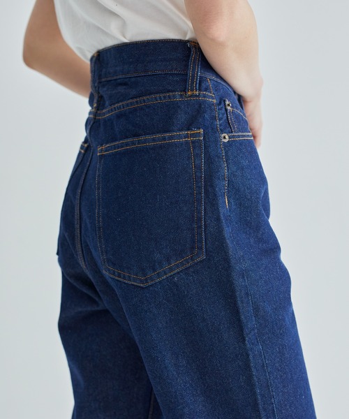 ANGIE（アンジー）の「ハイウエストストレートデニムパンツ【スタイリスト知念美加子さん×ANGIE 別注】（デニムパンツ・レディース・インディゴブルー/ダークインディゴブルー・SMALL/MEDIUM/LARGE）」の15枚目の写真