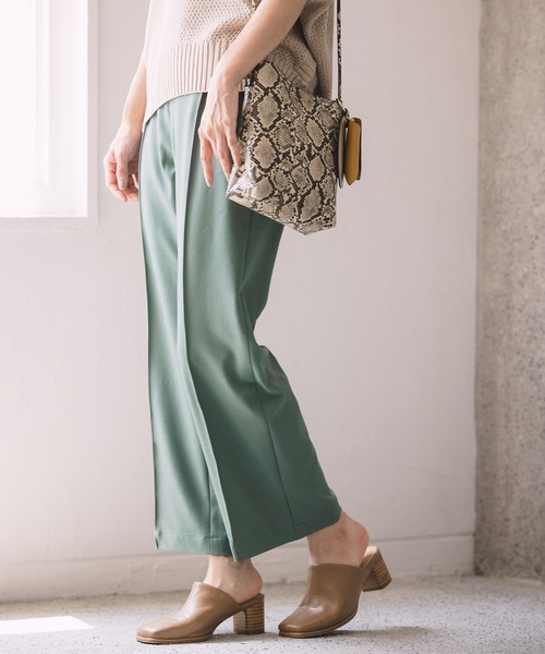 LEPSIM（レプシィム）の「【ハタラク7DAYSパンツ】機能付きストレートパンツ　932900（その他パンツ・レディース・ブラック/イエロー/ブルー/グレイッシュベージュ/オレンジ/ダークブラウン/グリーン/レッド・SMALL/MEDIUM/LARGE/X-SMALL/LL）」の4枚目の写真