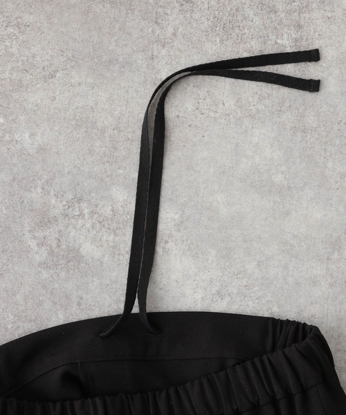 LEPSIM（レプシィム）の「【ハタラク7DAYSパンツ】機能付きストレートパンツ　932900（その他パンツ・レディース・ブラック/イエロー/ブルー/グレイッシュベージュ/オレンジ/ダークブラウン/グリーン/レッド・SMALL/MEDIUM/LARGE/X-SMALL/LL）」の16枚目の写真