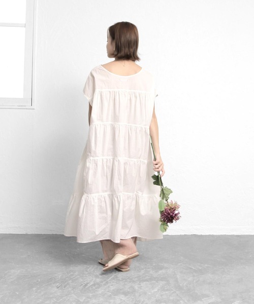 SOROTTO（ソロット）の「ソフトスクエアトゥサンダル（サンダル・レディース・ホワイト/ブラック/グレイッシュベージュ/ブルー・LL/S/M/L）」の17枚目の写真