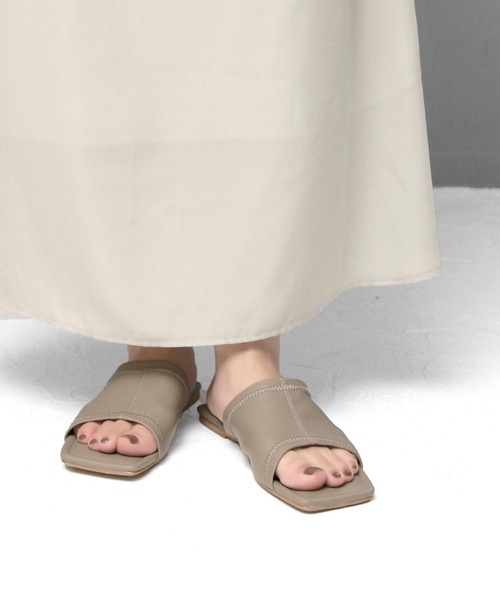 SOROTTO（ソロット）の「ソフトスクエアトゥサンダル（サンダル・レディース・ホワイト/ブラック/グレイッシュベージュ/ブルー・LL/S/M/L）」の6枚目の写真