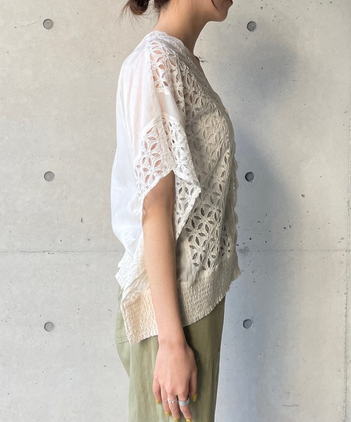 CAPRICIEUX LE'MAGE（カプリシューレマージュ）の「パッチワークレースポンチョブラウス（シャツ/ブラウス・レディース・ブラック/オフホワイト・FREE）」の22枚目の写真