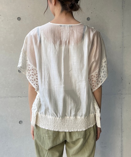 CAPRICIEUX LE'MAGE（カプリシューレマージュ）の「パッチワークレースポンチョブラウス（シャツ/ブラウス・レディース・ブラック/オフホワイト・FREE）」の16枚目の写真