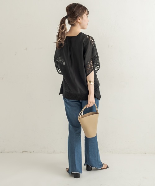 CAPRICIEUX LE'MAGE（カプリシューレマージュ）の「パッチワークレースポンチョブラウス（シャツ/ブラウス・レディース・ブラック/オフホワイト・FREE）」の20枚目の写真