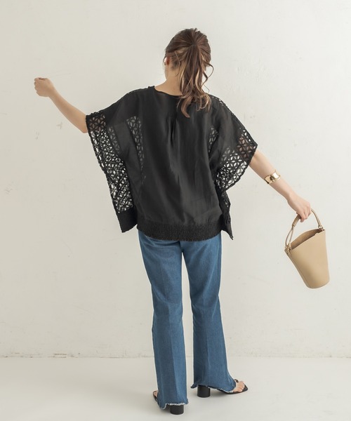 CAPRICIEUX LE'MAGE（カプリシューレマージュ）の「パッチワークレースポンチョブラウス（シャツ/ブラウス・レディース・ブラック/オフホワイト・FREE）」の14枚目の写真