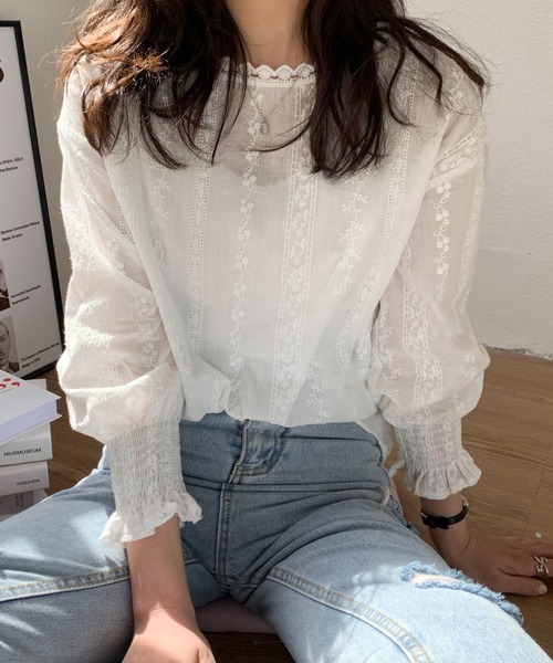 ABITOKYO（アビトーキョー）の「フラワーレースボリュームスリーブブラウス（シャツ/ブラウス・レディース・ホワイト/ネイビー/ブラック/ベージュ/グレー/ブルー/グリーン/ブラウン・FREE）」の10枚目の写真