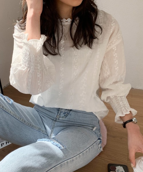 ABITOKYO（アビトーキョー）の「フラワーレースボリュームスリーブブラウス（シャツ/ブラウス・レディース・ホワイト/ネイビー/ブラック/ベージュ/グレー/ブルー/グリーン/ブラウン・FREE）」の15枚目の写真