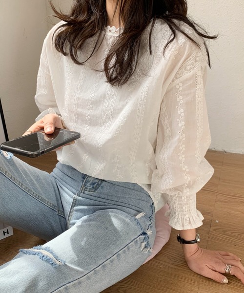 ABITOKYO（アビトーキョー）の「フラワーレースボリュームスリーブブラウス（シャツ/ブラウス・レディース・ホワイト/ネイビー/ブラック/ベージュ/グレー/ブルー/グリーン/ブラウン・FREE）」の16枚目の写真