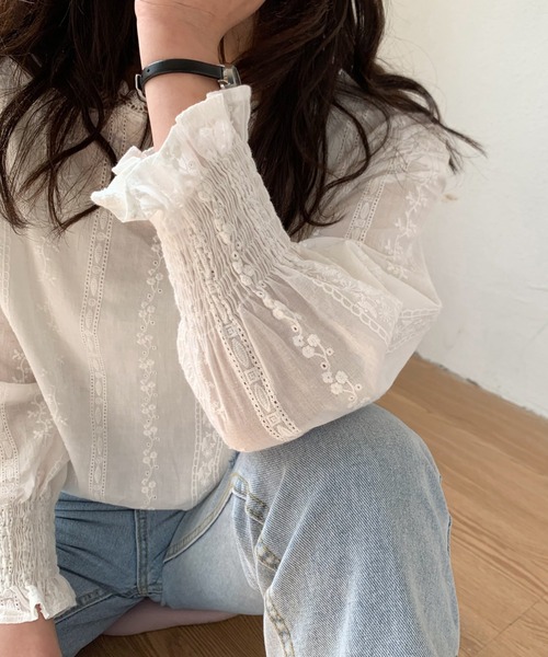 ABITOKYO（アビトーキョー）の「フラワーレースボリュームスリーブブラウス（シャツ/ブラウス・レディース・ホワイト/ネイビー/ブラック/ベージュ/グレー/ブルー/グリーン/ブラウン・FREE）」の17枚目の写真