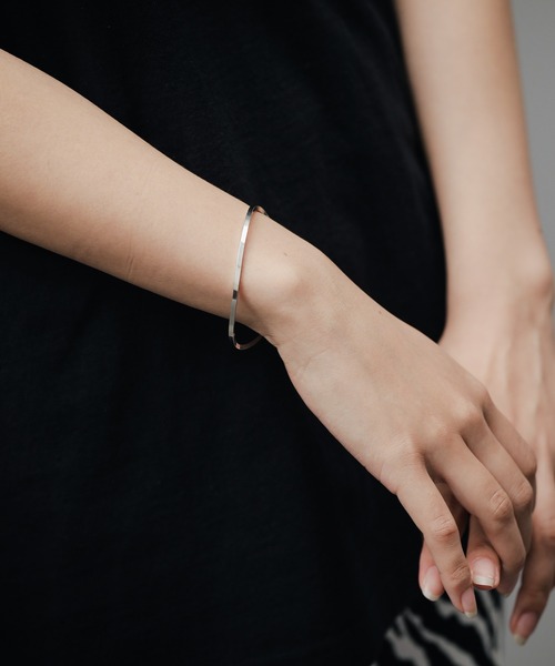 PBLIM（ページボーイリム）の「【PAGEBOYLIM】メタルバングル（ブレスレット・レディース・シルバー・FREE）」の10枚目の写真