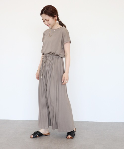 AMERICAN HOLIC(アメリカンホリック)の「プリーツカットワンピース(ワンピース・レディース・ブラック/サックスブルー/アイボリー/モカ・FREE)」の3枚目の写真