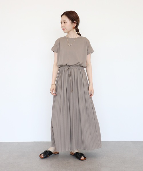 AMERICAN HOLIC(アメリカンホリック)の「プリーツカットワンピース(ワンピース・レディース・ブラック/サックスブルー/アイボリー/モカ・FREE)」の15枚目の写真