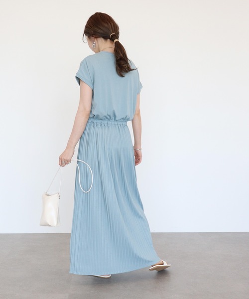 AMERICAN HOLIC(アメリカンホリック)の「プリーツカットワンピース(ワンピース・レディース・ブラック/サックスブルー/アイボリー/モカ・FREE)」の19枚目の写真