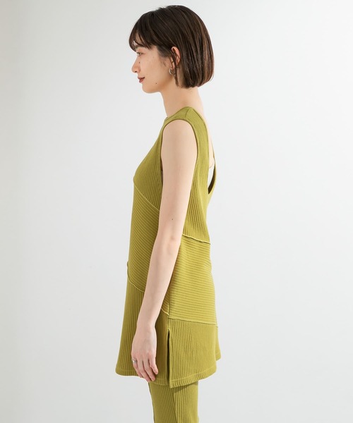 KBF(ケイビーエフ)の「BACKオープンメローリブタンクトップ(タンクトップ・レディース・アイボリー/ベージュ/グリーン・ONE)」の13枚目の写真