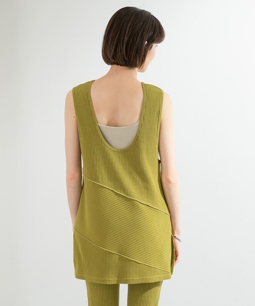 KBF(ケイビーエフ)の「BACKオープンメローリブタンクトップ(タンクトップ・レディース・アイボリー/ベージュ/グリーン・ONE)」の14枚目の写真