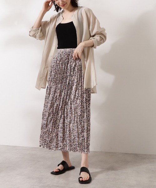 N.（N. Natural Beauty Basic）（エヌエヌナチュラルビューティーベーシック）の「フローラルワッシャープリーツスカート（スカート・レディース・ブラック系その他/ホワイト系その他・MEDIUM）」の2枚目の写真