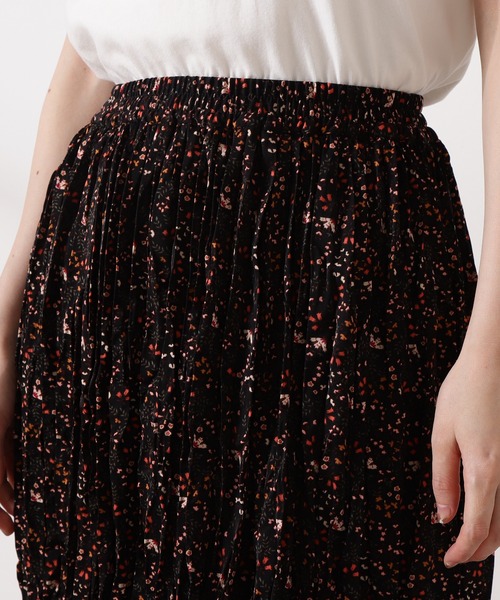 N.（N. Natural Beauty Basic）（エヌエヌナチュラルビューティーベーシック）の「フローラルワッシャープリーツスカート（スカート・レディース・ブラック系その他/ホワイト系その他・MEDIUM）」の11枚目の写真