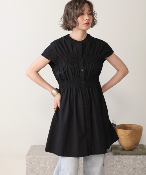 Bab(バブ)の「【WEB限定】シャーリングシャツブラウス(シャツ/ブラウス・レディース・ブラック/ブラウン/オフホワイト・38)」の2枚目の写真