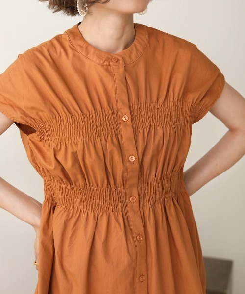 Bab(バブ)の「【WEB限定】シャーリングシャツブラウス(シャツ/ブラウス・レディース・ブラック/ブラウン/オフホワイト・38)」の5枚目の写真