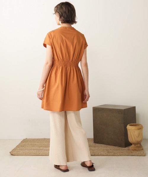 Bab(バブ)の「【WEB限定】シャーリングシャツブラウス(シャツ/ブラウス・レディース・ブラック/ブラウン/オフホワイト・38)」の7枚目の写真