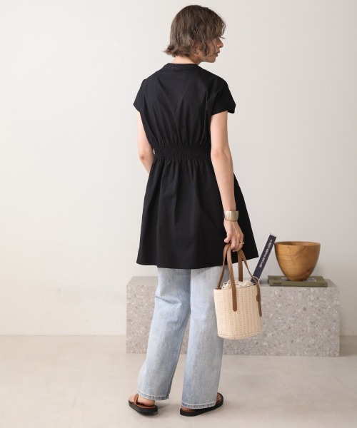 Bab(バブ)の「【WEB限定】シャーリングシャツブラウス(シャツ/ブラウス・レディース・ブラック/ブラウン/オフホワイト・38)」の14枚目の写真
