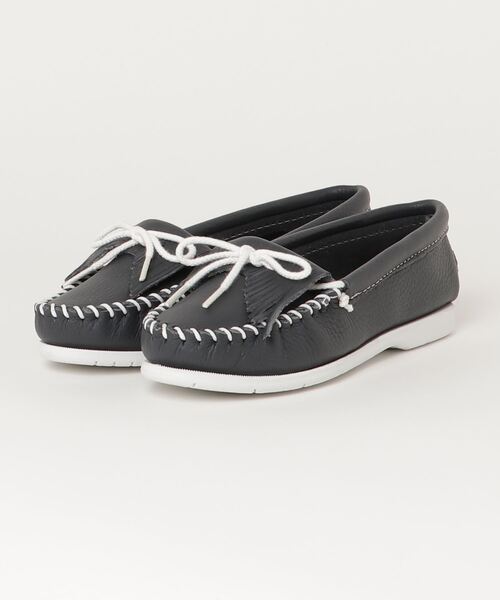 Minnetonka（ミネトンカ）の「MINNETONKA(ミネトンカ) UNBEADED KILTY /キルティ モカシン 表革 /MN204（モカシン/デッキシューズ・レディース・ホワイト/ネイビー・8/7/6/5）」の2枚目の写真