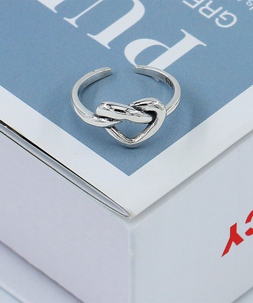 clarity blanc（クラリティーブラン）の「925シルバー リング フリーサイズ（リング・レディース・O/E/F/D/U/W/M/C/P/G/H/Q/N/L/B/V/T/J/A/R/I/K/S/ピンクゴールド/シルバー系その他3/シルバー/ホワイト/シルバー系2/シルバー系1・FREE）」の12枚目の写真