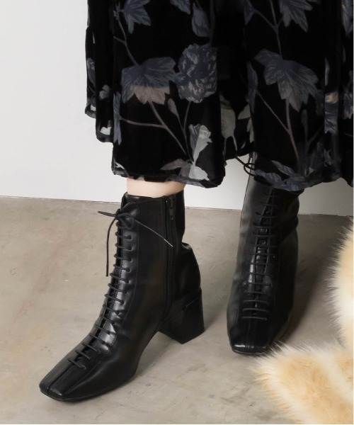RANDA(ランダ)の「ストレスフリー/ソフト レースアップショートブーツ(ブーツ・レディース・ブラック/ダークブラウン/ベージュ・S/M/L/LL)」の16枚目の写真