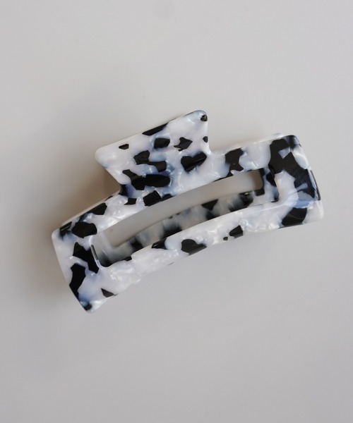 Port（ポート）の「スクエア ニュアンス バンスクリップ/ヘアクリップ #_（バレッタ/ヘアクリップ・レディース・ホワイト/ブラウン/ホワイト×ブラック/ホワイト系その他・FREE/SMALL）」の4枚目の写真