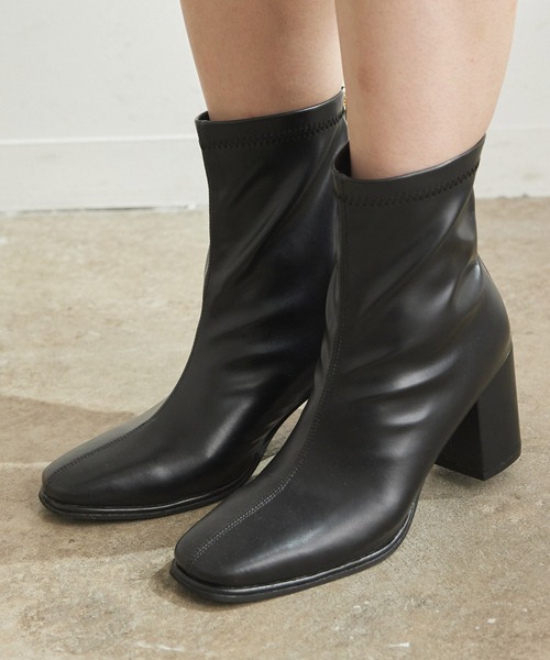 Juze(ジュゼ)の「柔らかく足にフィット。スクエアトゥストレッチブーツ(ブーツ・レディース・オフホワイト/ベージュ系その他2/ブラック/ブラウン/ベージュ系その他・LL/L/M/S)」の18枚目の写真