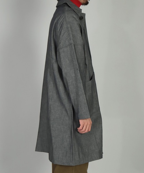 Yarmo（ヤーモ）の「[ Yarmo×OMNIGOD ] 別注 インディゴヘリンボーン ダスターコート（ステンカラーコート・メンズ・グレー系その他・M/L）」の8枚目の写真