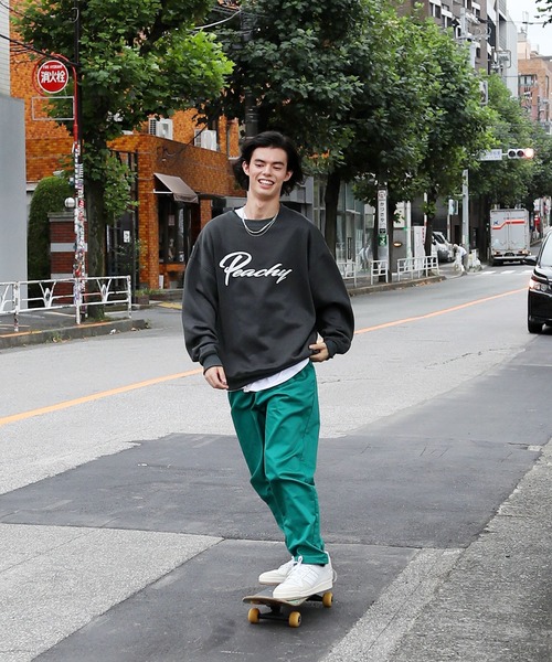 MSG（エムエスジー）の「ヘヴィーウエイト クルーネック アーチロゴ スウェット（スウェット・メンズ・ブラック/ネイビー/グリーン/グレー系その他/ベージュ系その他/パープル系その他/アッシュ/チャコール/グレー系その他2/グレー系2/グレー系4/ブラウン系2/ホワイト系その他3/イエロー系その他4/ホワイト系3/レッド系4/パープル系3/グリーン系4/ブルー系4・M/L/XL）」の21枚目の写真