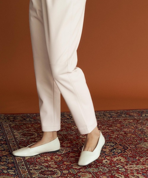 titivate（ティティベイト）の「フェイクレザーテーパードパンツ（その他パンツ・レディース・アイボリー/キャメル/ライトグリーン/ブラウン/イエロー・M/L/S）」の12枚目の写真