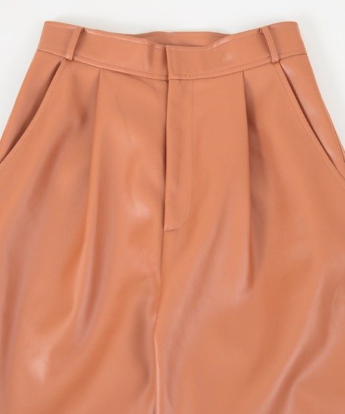 titivate（ティティベイト）の「フェイクレザーテーパードパンツ（その他パンツ・レディース・アイボリー/キャメル/ライトグリーン/ブラウン/イエロー・M/L/S）」の18枚目の写真