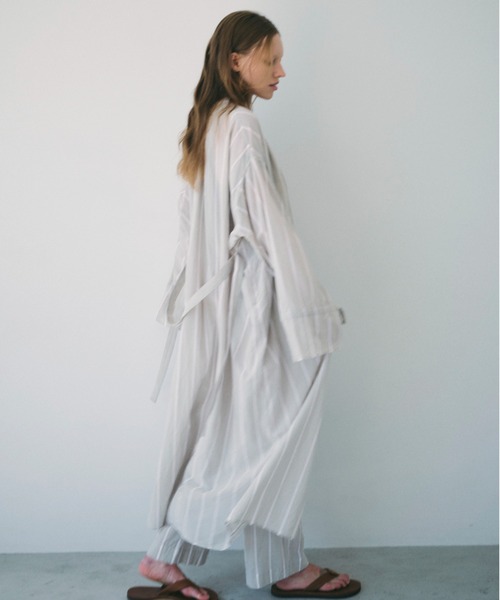 UNFIL(アンフィル)の「unfil アンフィル / striped cotton-voile gathered dress ストライプ コットンボイル ギャザードレス ボリュームスリーブ ワンピース / WWSP-UW132(ワンピース・レディース・ライトグレー/キナリ・1)」の11枚目の写真
