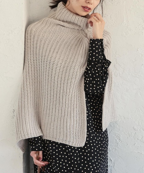 KOBE LETTUCE（コウベレタス）の「スリット入ロングネックスヌード（ネックウォーマー/スヌード・レディース・チャコールグレー/ライトベージュ/ブラック・FREE）」の3枚目の写真