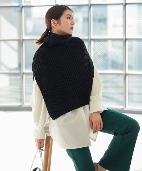 KOBE LETTUCE（コウベレタス）の「スリット入ロングネックスヌード（ネックウォーマー/スヌード・レディース・チャコールグレー/ライトベージュ/ブラック・FREE）」の7枚目の写真