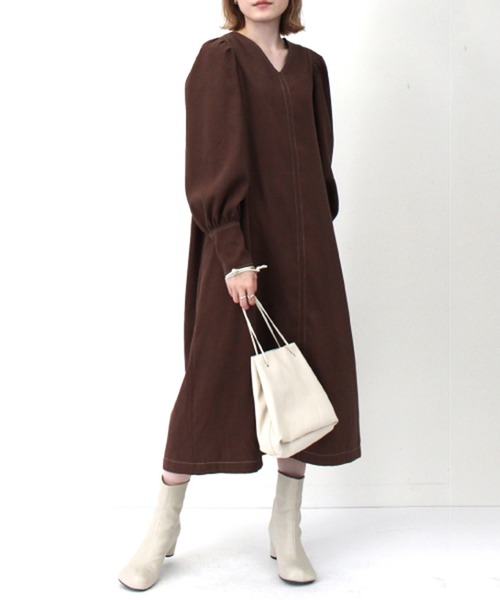 STYLEBLOCK(スタイルブロック)の「ピーチ起毛配色ステッチワンピース(ワンピース・レディース・ブラック/グリーン/ブラウン/ホワイト系その他・M)」の4枚目の写真