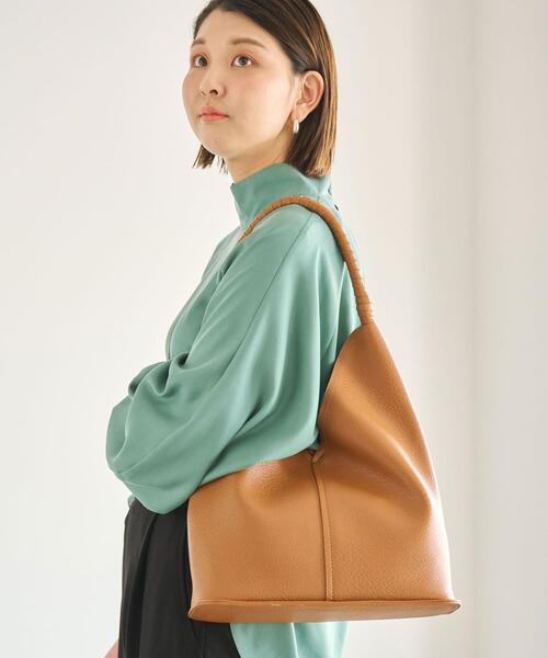 green label relaxing(グリーンレーベルリラクシング)の「KURITE 1 ショルダー バッグ(ショルダーバッグ・レディース・ブラック/オフホワイト/ブラウン・FREE)」の1枚目の写真