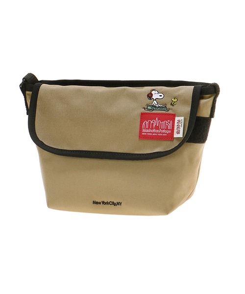 Manhattan Portage(マンハッタンポーテージ)の「Casual Messenger Bag PEANUTS 2021(メッセンジャーバッグ・メンズ・ブラック/アイボリー/ベージュ/ネイビー/パープル・X-SMALL)」の3枚目の写真
